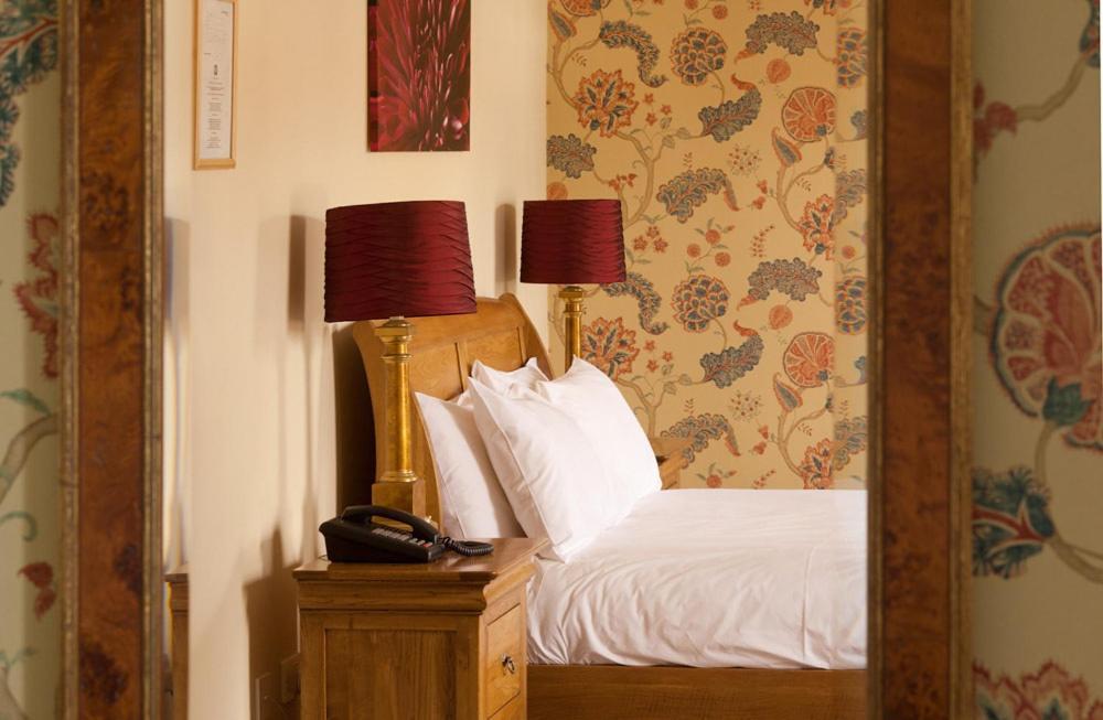 The Thomas Paine Hotel Тетфорд Экстерьер фото